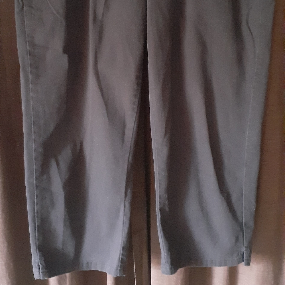 Basic Edition capris - Picture 2 of 5